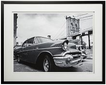 постер с паспарту в раме vintage car parked by city bridge в Ярославле